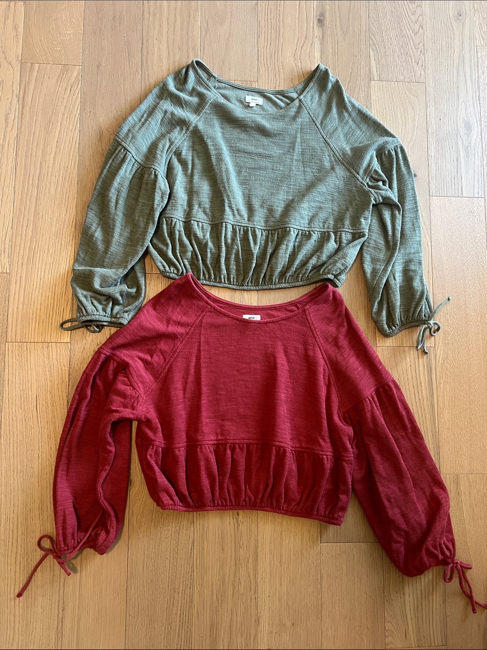 Aerie. Women’s Size small top set